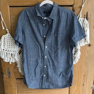 Banana Republic Casual Blue Button Down Shirt medium pocket